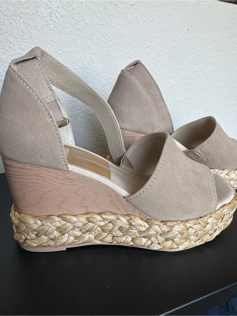 Dolce Vita stylish beige